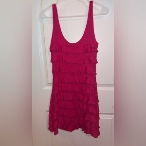 EUC pink ruffle tiered dress from express! Size smalll